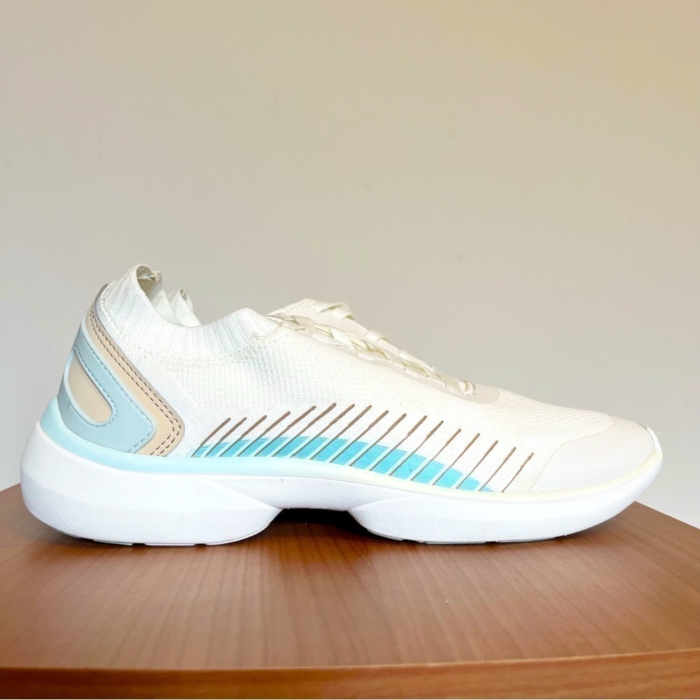 Vionic Lace-up Athletic Sneakers Embolden - white blue size 7.5 - Picture 1 of 7